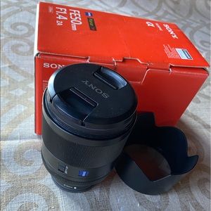 Sony SEL50F14Z Planar T FE 50mm f/1.4 ZA Lens